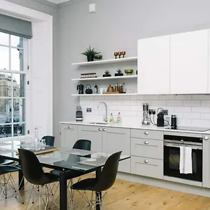 Apartment Joivy Bold And Spacious 1bed Home, Near Haymarket Train Station Edinburgh
